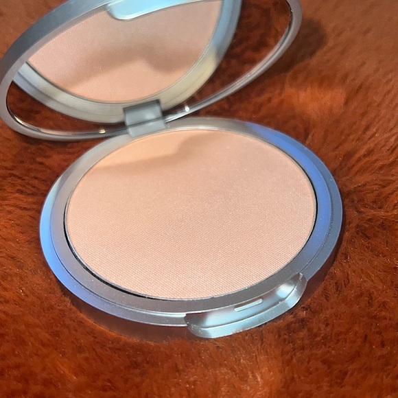 🩷theBalm Cindy Lou-manizer Highlighter🩷 - Picture 5 of 6